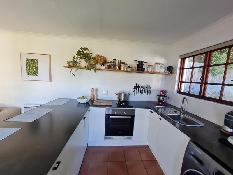 To Let 1 Bedroom Property for Rent in Somerset West Western Cape